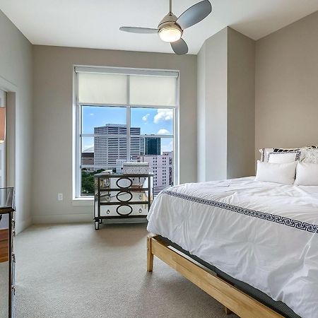 Upscale Condos And Penthouses Close To Canal And Bourbon St New Orleans Exterior foto